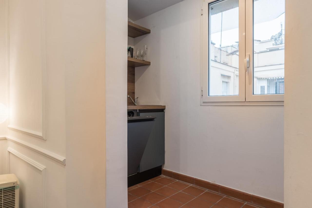 Joivy Trevi Fountain'S Relais Apartment Рим Екстериор снимка